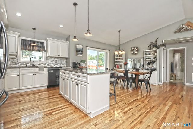 2 Cordone Circle, West Haven, CT 06516