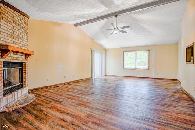 2100 Deer Lake Drive, Martinsville, IN 46151