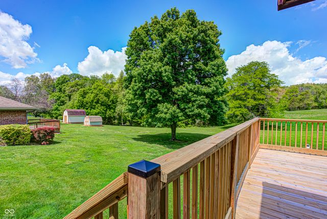 2100 Deer Lake Drive, Martinsville, IN 46151