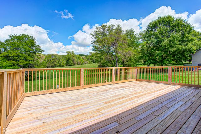 2100 Deer Lake Drive, Martinsville, IN 46151