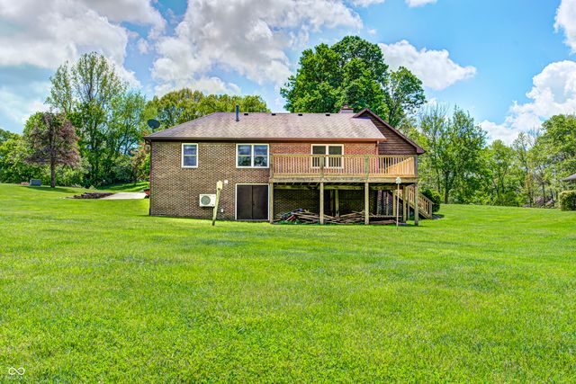 2100 Deer Lake Drive, Martinsville, IN 46151