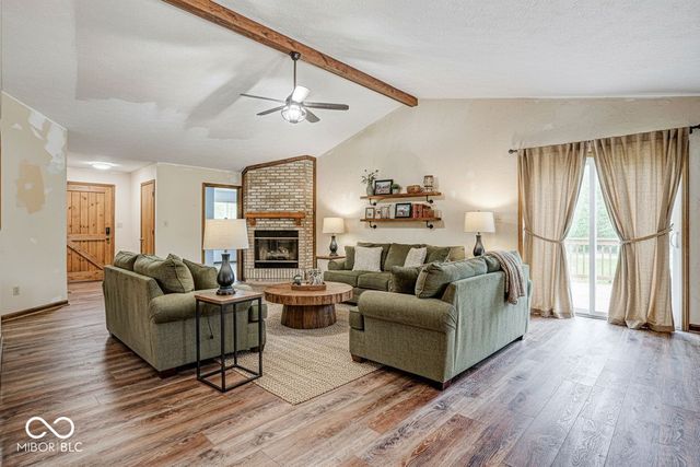 2100 Deer Lake Drive, Martinsville, IN 46151