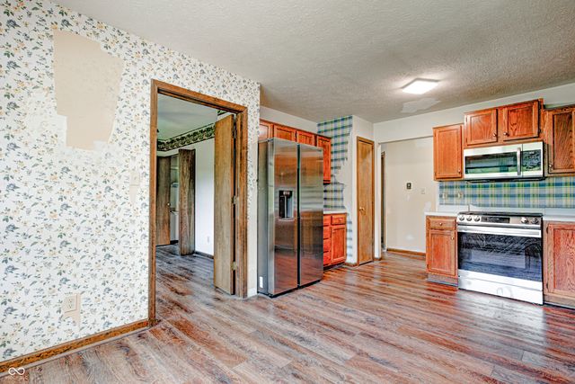 2100 Deer Lake Drive, Martinsville, IN 46151