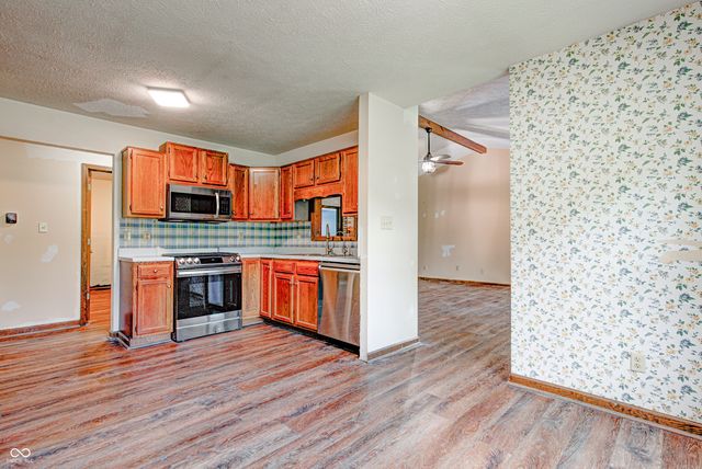 2100 Deer Lake Drive, Martinsville, IN 46151