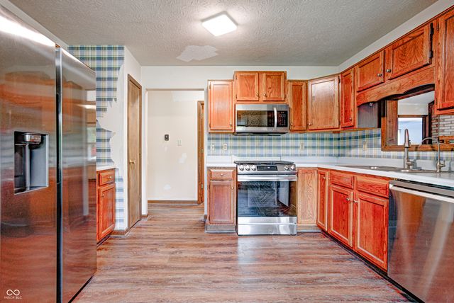 2100 Deer Lake Drive, Martinsville, IN 46151
