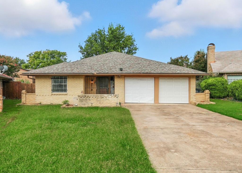 9028 S Normandale Street, Fort Worth, TX 76116
