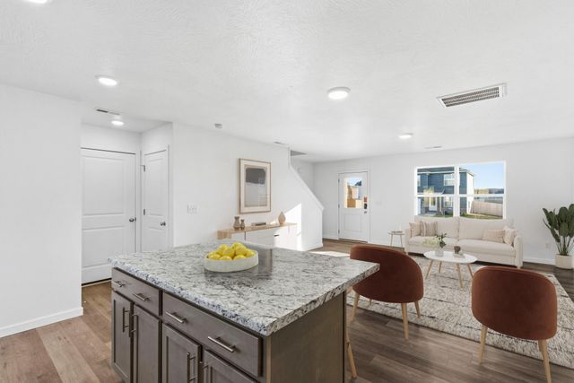 1755 N Boxwood Court, Brookline, MO 65619