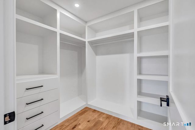 100 Tashua Road, Trumbull, CT 06611