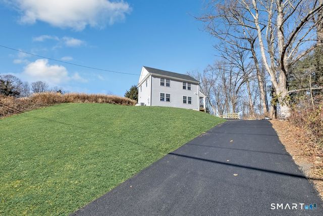 100 Tashua Road, Trumbull, CT 06611