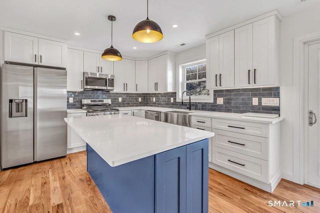 100 Tashua Road, Trumbull, CT 06611