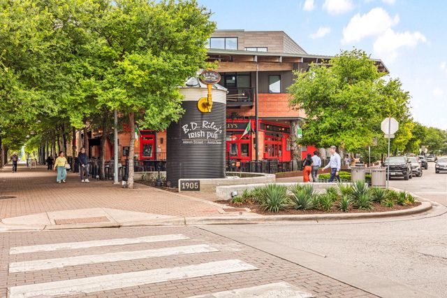 2409 Simond Ave E, Austin, TX 78723