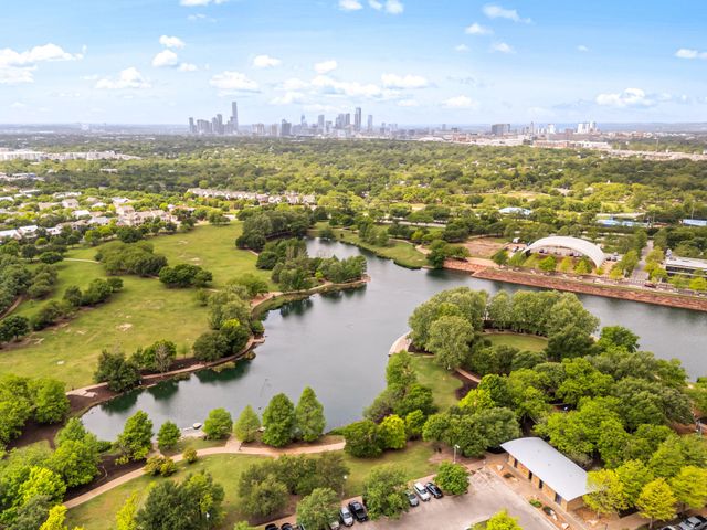 2409 Simond Ave E, Austin, TX 78723