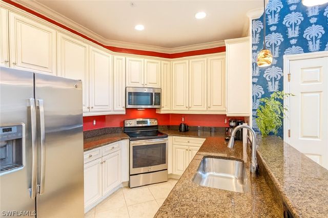 9055 Capistrano ST N 4206, Naples, FL 34113