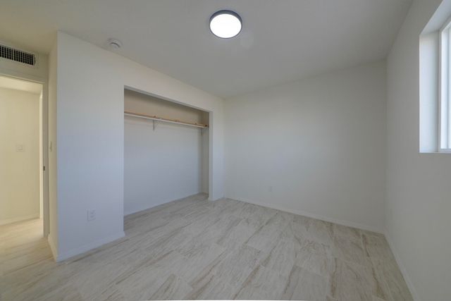 416 68th Street SW, Albuquerque, NM 87121