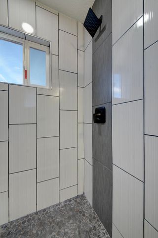 416 68th Street SW, Albuquerque, NM 87121