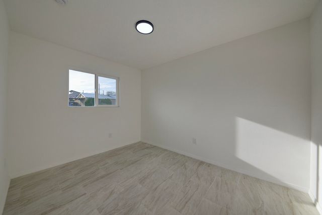 416 68th Street SW, Albuquerque, NM 87121