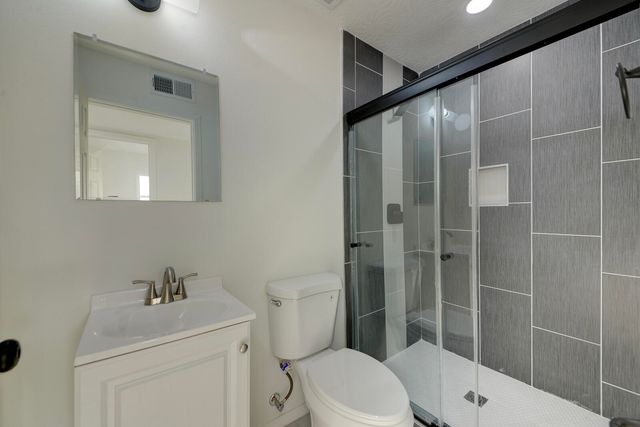 416 68th Street SW, Albuquerque, NM 87121