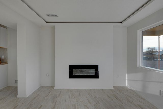 416 68th Street SW, Albuquerque, NM 87121