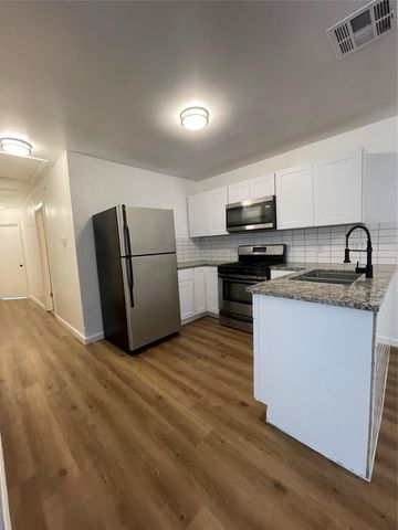 1118 Brookswood Ave A, Austin, TX 78721