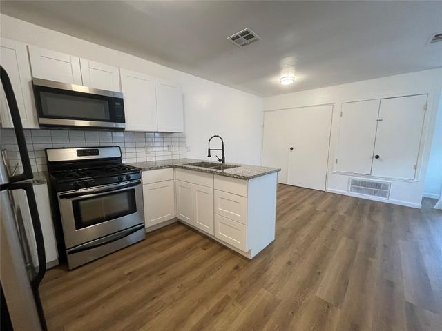 1118 Brookswood Ave A, Austin, TX 78721