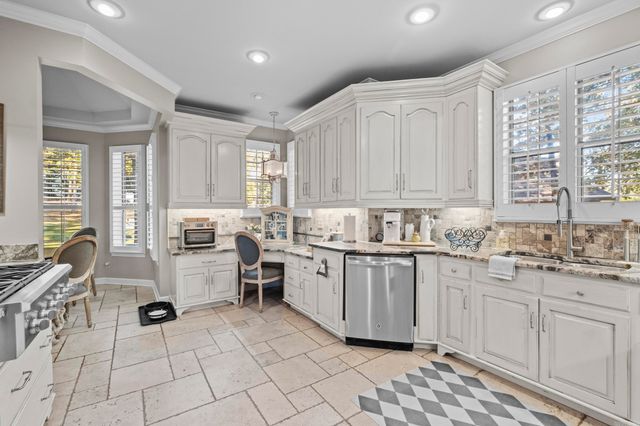 308 River Oaks Blvd, Searcy, AR 72143