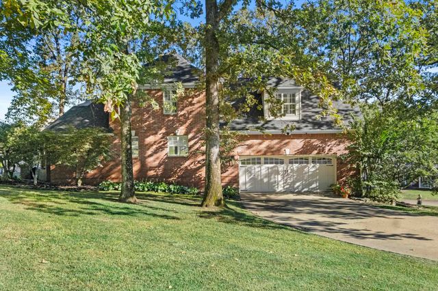 308 River Oaks Blvd, Searcy, AR 72143