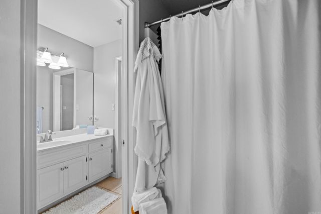 308 River Oaks Blvd, Searcy, AR 72143