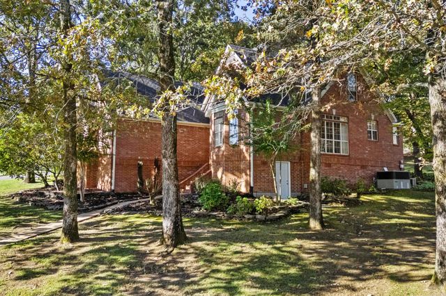 308 River Oaks Blvd, Searcy, AR 72143