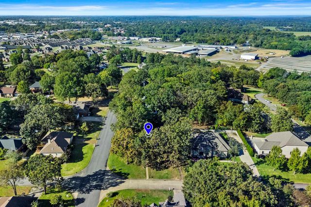 308 River Oaks Blvd, Searcy, AR 72143