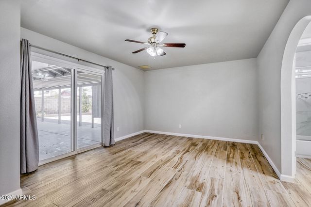 4932 W MERCER Lane, Glendale, AZ 85304