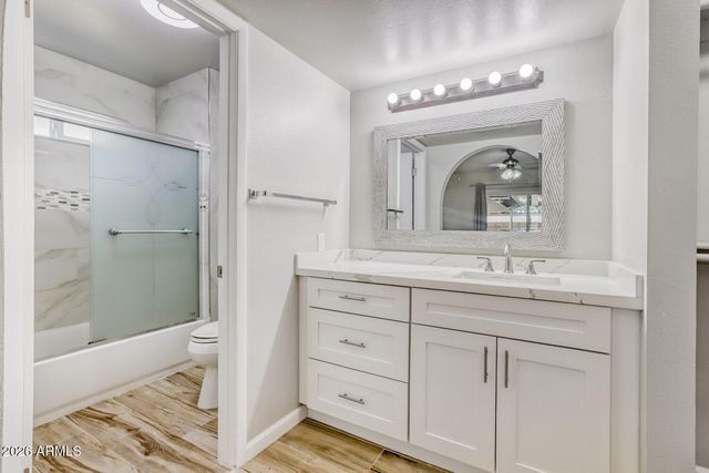 4932 W MERCER Lane, Glendale, AZ 85304