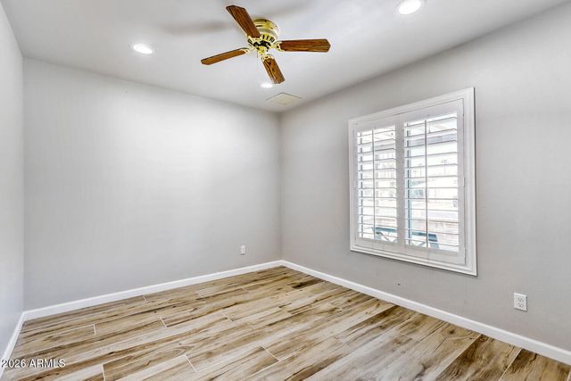 4932 W MERCER Lane, Glendale, AZ 85304
