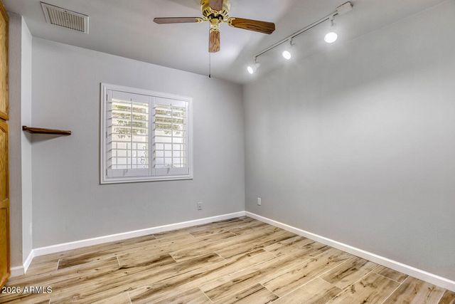 4932 W MERCER Lane, Glendale, AZ 85304