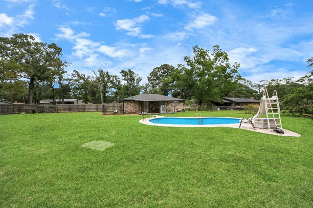 339 Linnwood Drive, Woodbranch, TX 77357