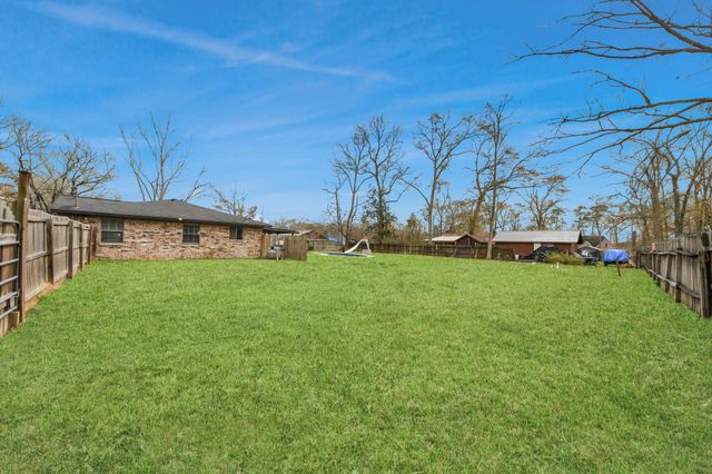 339 Linnwood Drive, Woodbranch, TX 77357