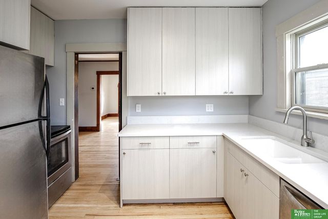 1112 S 60th Street, Omaha, NE 68106