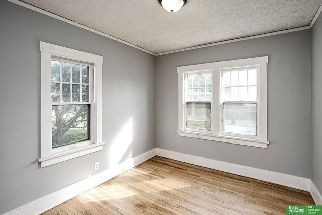 1112 S 60th Street, Omaha, NE 68106