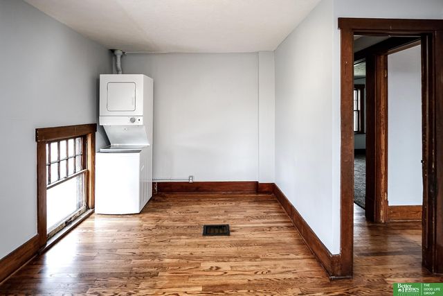 1112 S 60th Street, Omaha, NE 68106