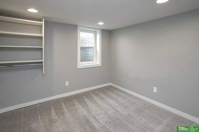 1112 S 60th Street, Omaha, NE 68106