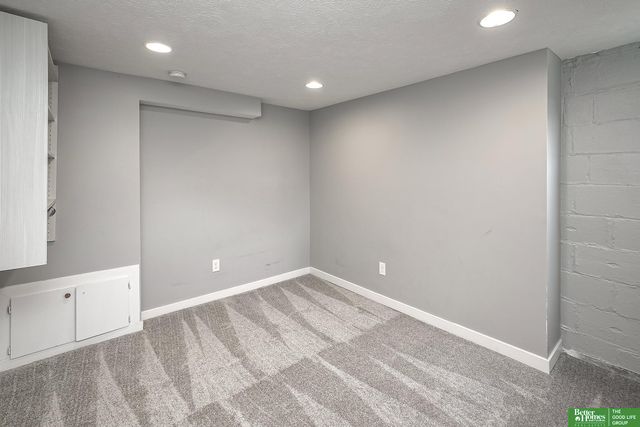 1112 S 60th Street, Omaha, NE 68106