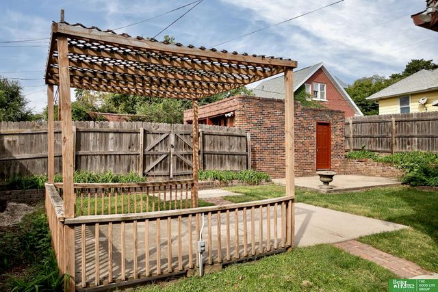 1112 S 60th Street, Omaha, NE 68106