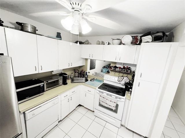 3200 Holiday Springs Boulevard 3-304, Margate, FL 33063