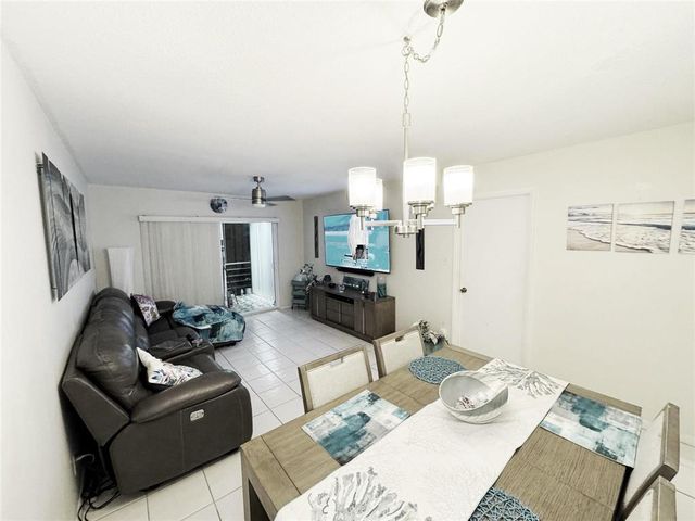 3200 Holiday Springs Boulevard 3-304, Margate, FL 33063