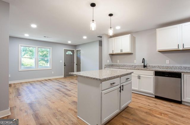 3652 Sweetbriar Circle, Lithia Springs, GA 30122