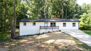 3652 Sweetbriar Circle, Lithia Springs, GA 30122