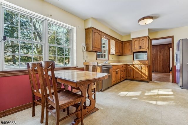 1 Mountain View Dr, Chester Twp., NJ 07930