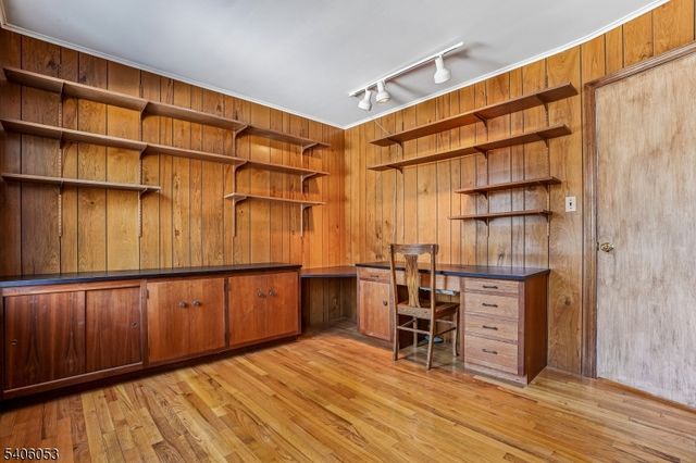 1 Mountain View Dr, Chester Twp., NJ 07930