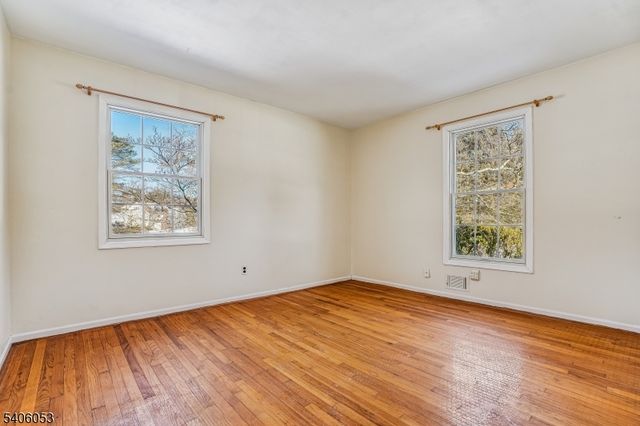 1 Mountain View Dr, Chester Twp., NJ 07930