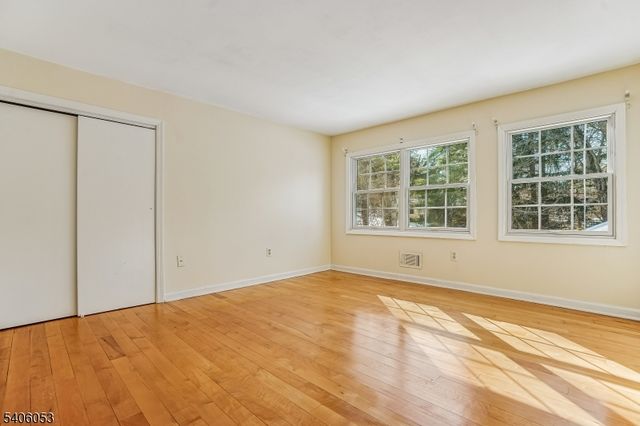 1 Mountain View Dr, Chester Twp., NJ 07930