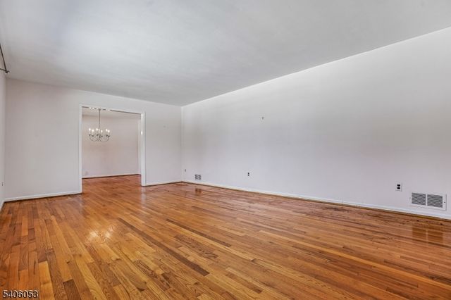 1 Mountain View Dr, Chester Twp., NJ 07930